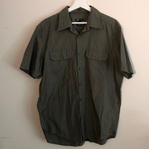 H&M short sleeve button down, size L, green